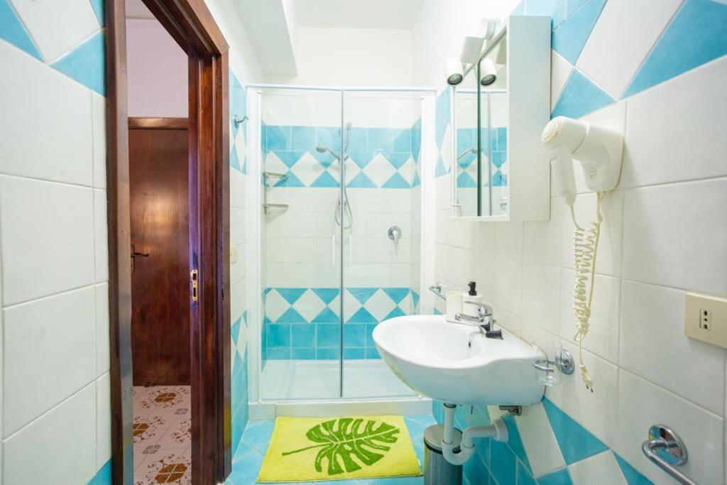 איסקיה Villa Rosa Rooms מראה חיצוני תמונה
