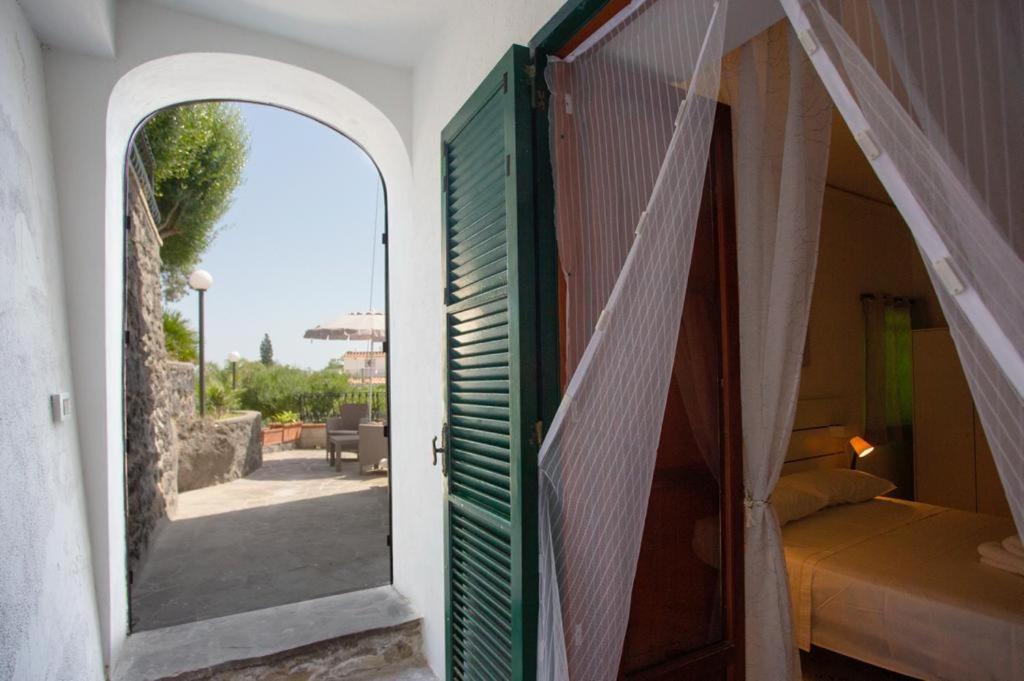 איסקיה Villa Rosa Rooms מראה חיצוני תמונה
